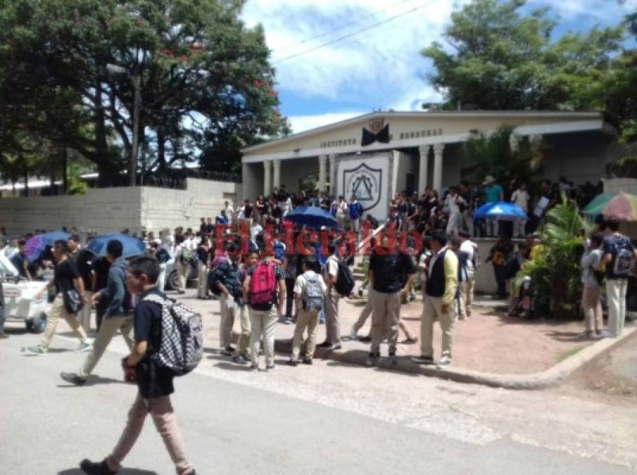 Alumnos del Instituto Técnico Honduras piden justicia y seguridad en colegios