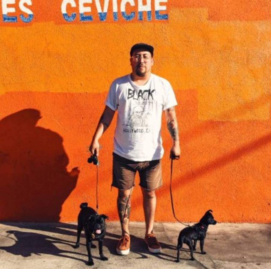 Neil, uno de los mejores amigos del presunto culpable de vandalizar el rótulo emblemático de Hollywood. Foto Instagram @neil_favila