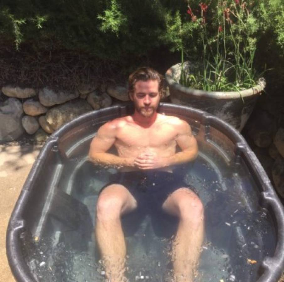 El actor Liam Hemsworth enloquece Instagram con atrevida fotografía