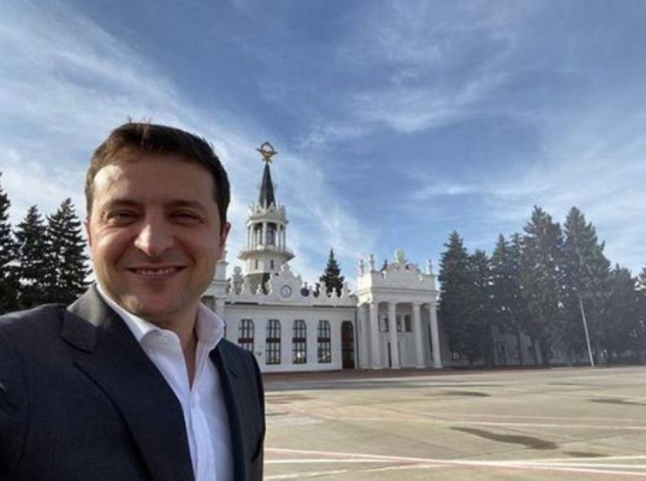 Amante del ejercicio y de selfies alocadas, así es el presidente de Ucrania Volodímir Zelenski