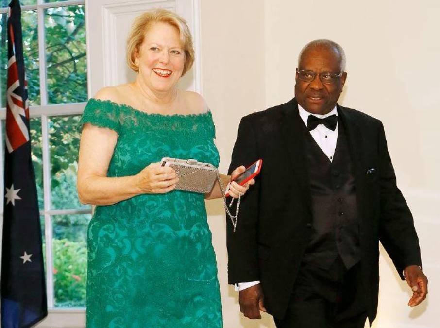 Jet privado, casas y vacaciones de lujo: los “generosos regalos” que admitió haber recibido Clarence Thomas, el juez con más tiempo en la corte suprema de EE UU