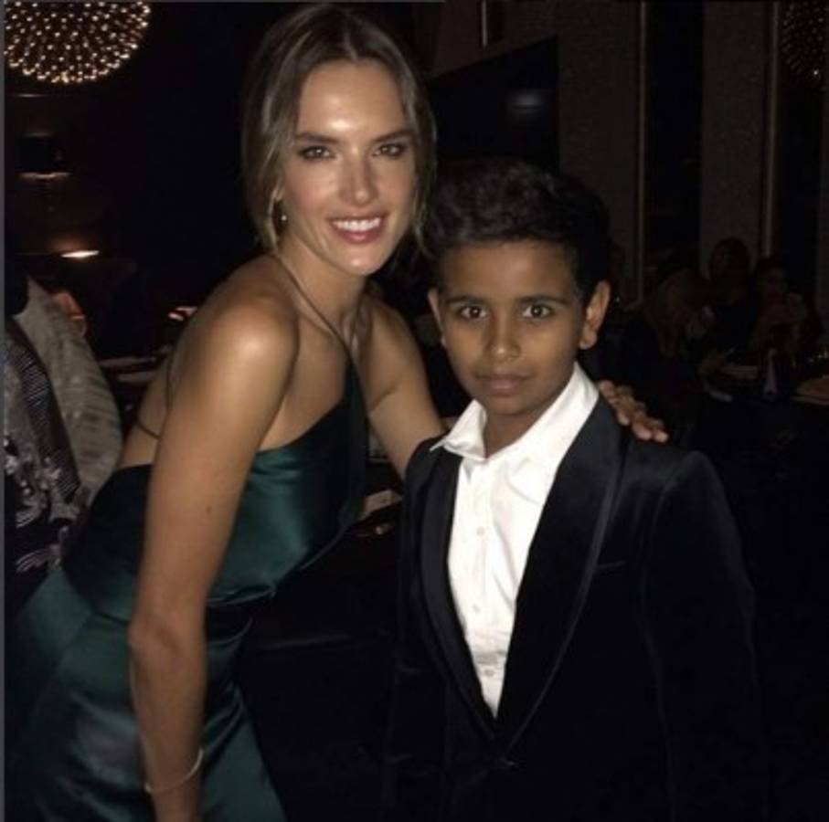 El niño millonario de Dubai que presume fotos con famosos