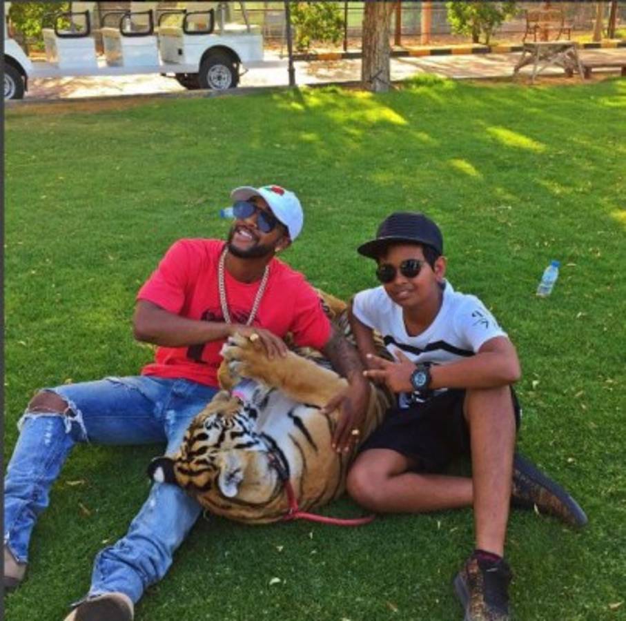 El niño millonario de Dubai que presume fotos con famosos