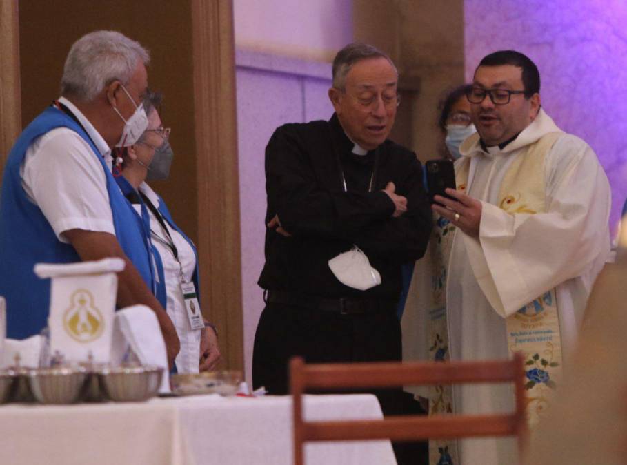 Con tambores y cantos, así se celebró la misa garífuna en honor a la Virgen de Suyapa