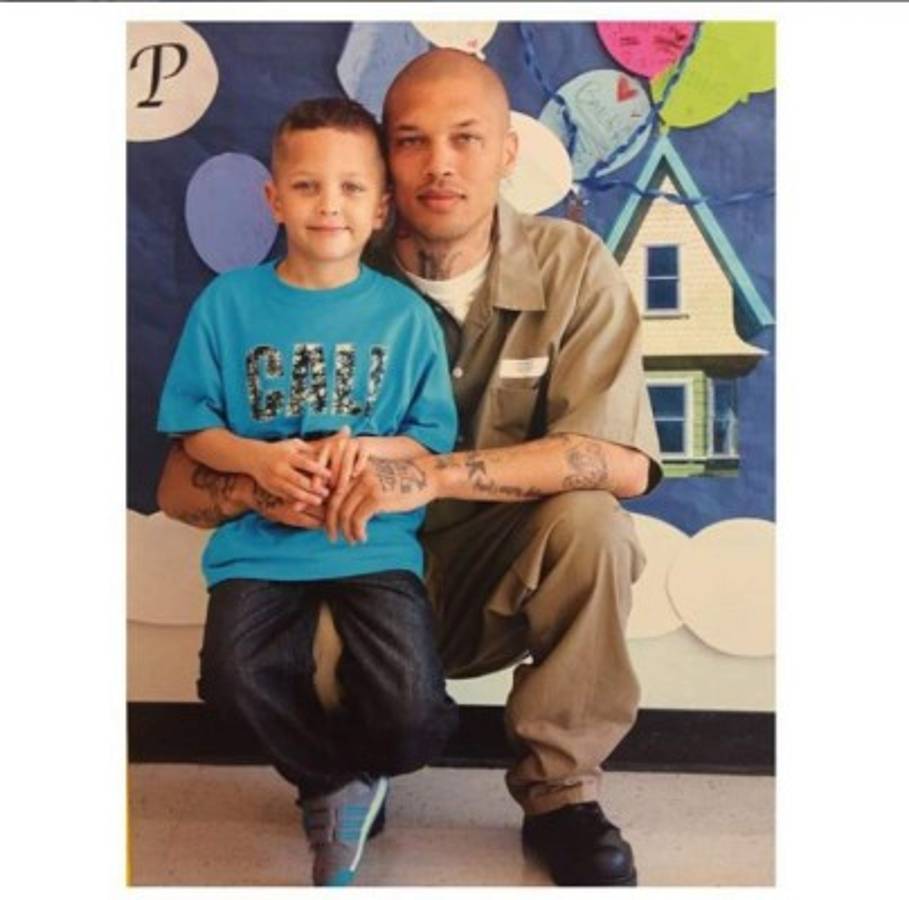 Las fotos íntimas del 'preso más sexy del mundo'