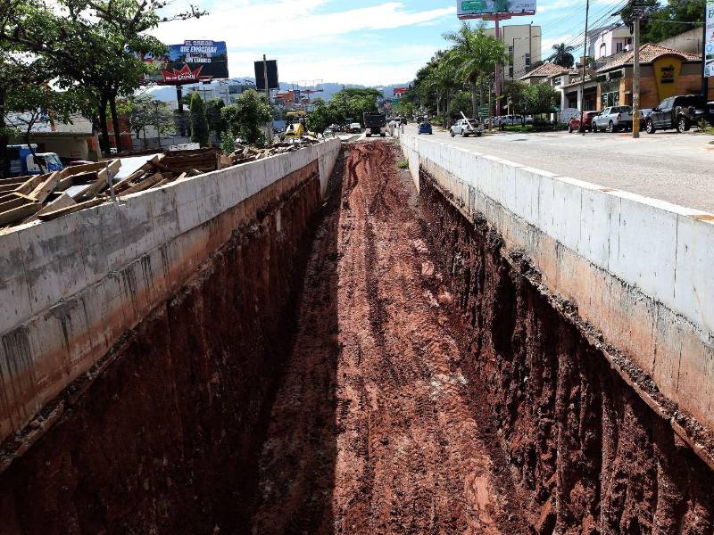 En los trabajos por fuera se preparan para fundición de pavimento de extensión, EL HERALDO recorrió el sector y constató las obras