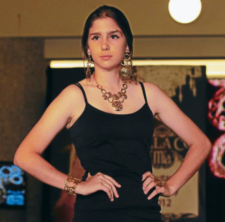 Exquisita colección en Mía Debutante Runway 2012