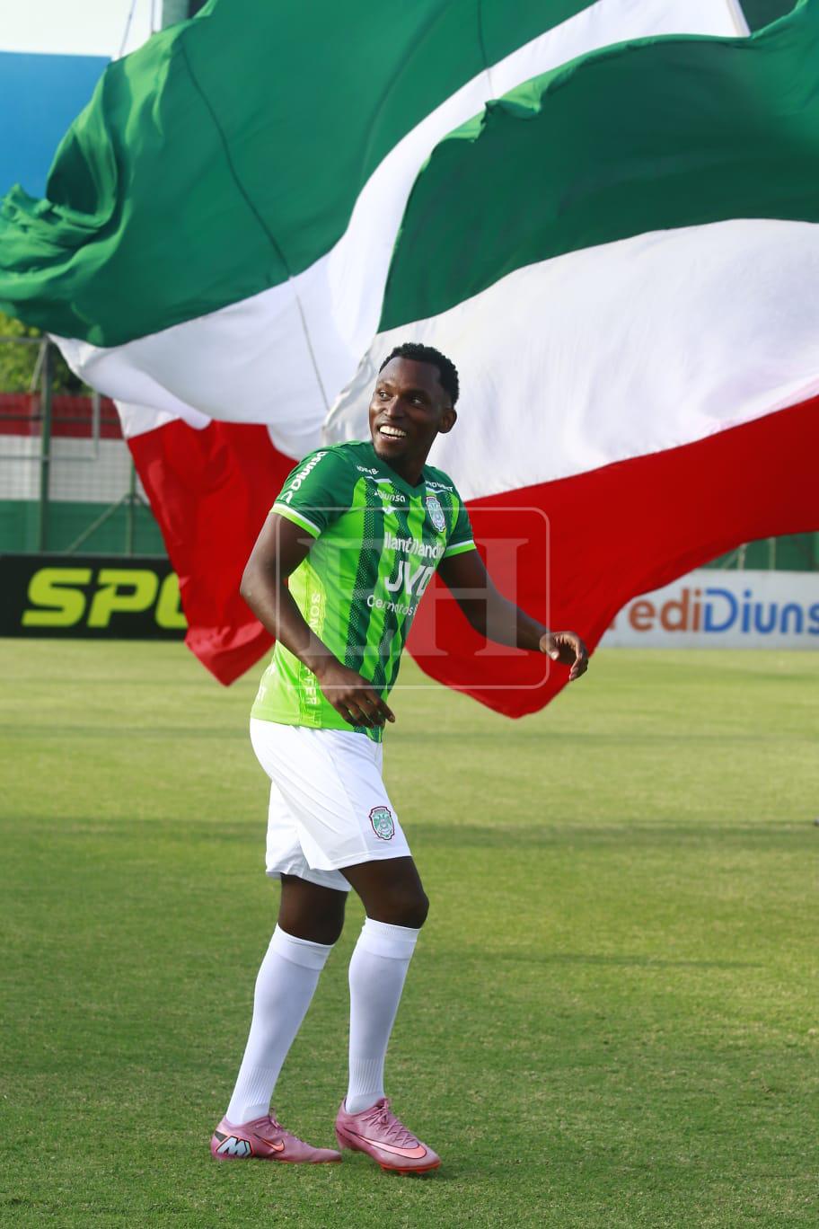 Alberth Elis es presentado como nuevo jugador del Marathón tras su paso por Portugal