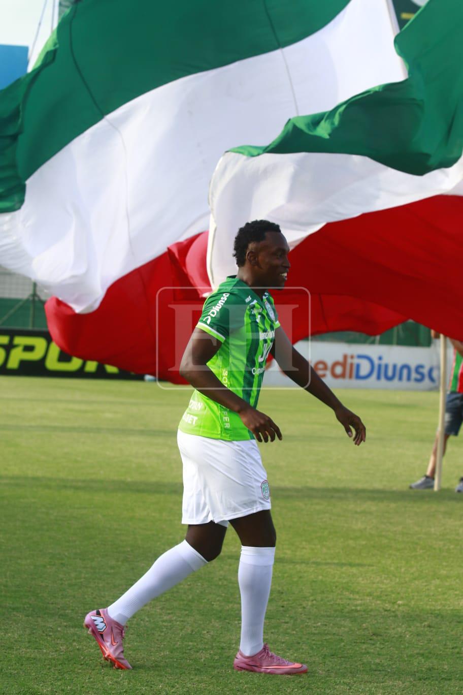 Alberth Elis es presentado como nuevo jugador del Marathón tras su paso por Portugal