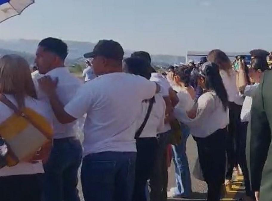 Con honores y lágrimas reciben a navales víctimas de explosión en Puerto Cortés