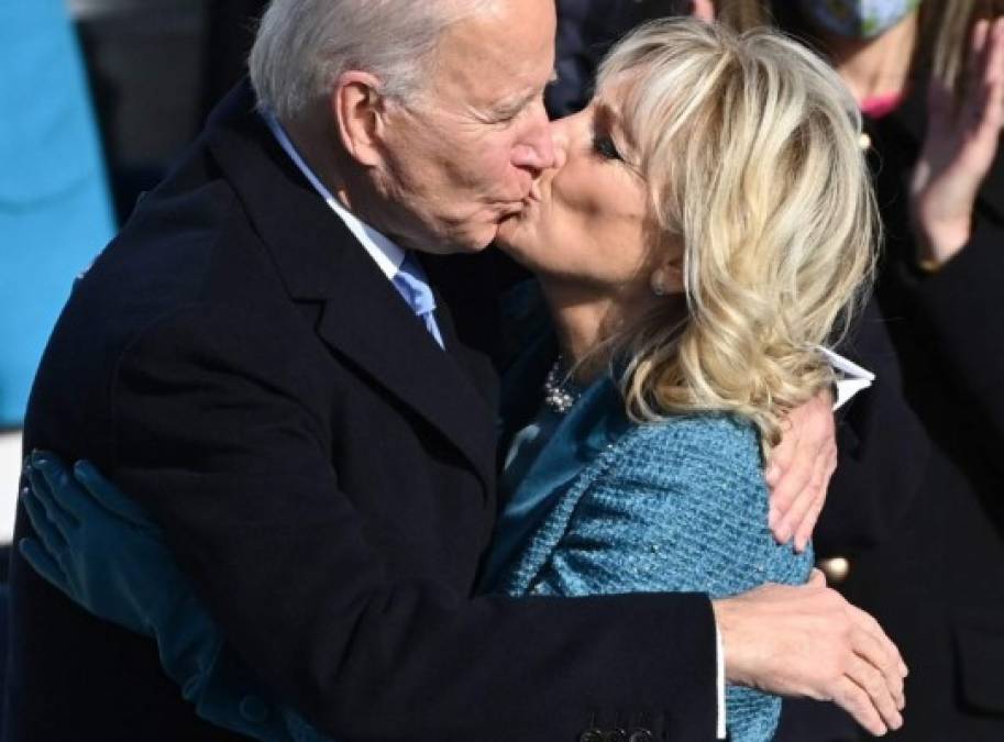 Besos y abrazos entre Joe y Jill Biden, los más románticos de la toma de posesión