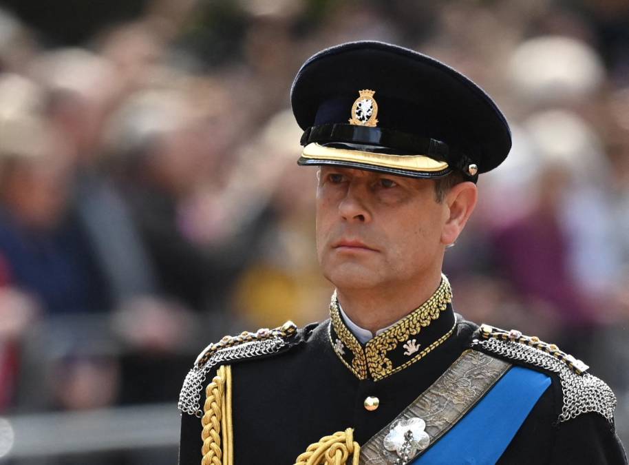 Los rostros de la familia real en el inicio del funeral de la reina Isabel en Londres