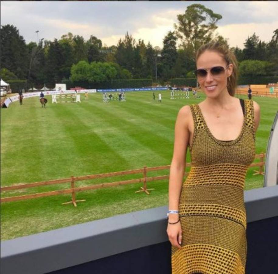 Presentadora deportiva Vanessa Huppenkothen asombra con extrema delgadez