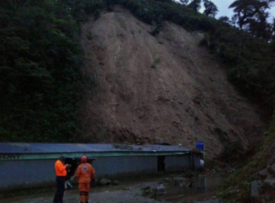 Lluvias se ensañan en Centroamérica dejando destrucción y muerte  