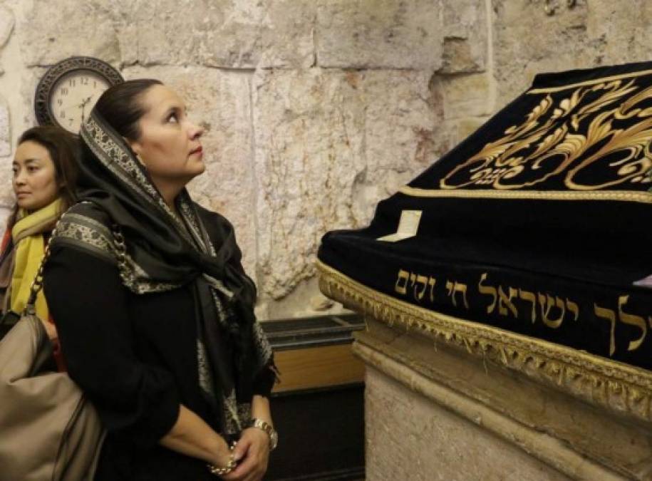 Los looks de Ana García de Hernández durante visita a Jerusalén