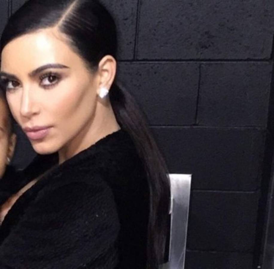 Kim Kardashian corta foto en la que aparece su hija