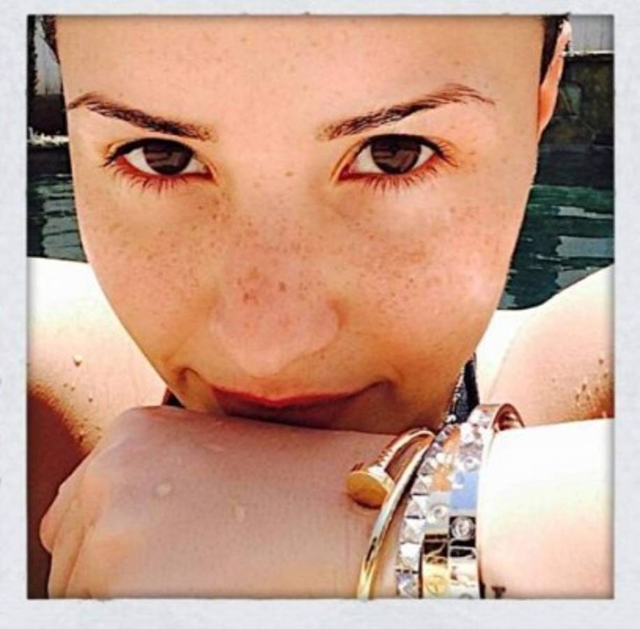 Demi Lovato presume sexy bikini