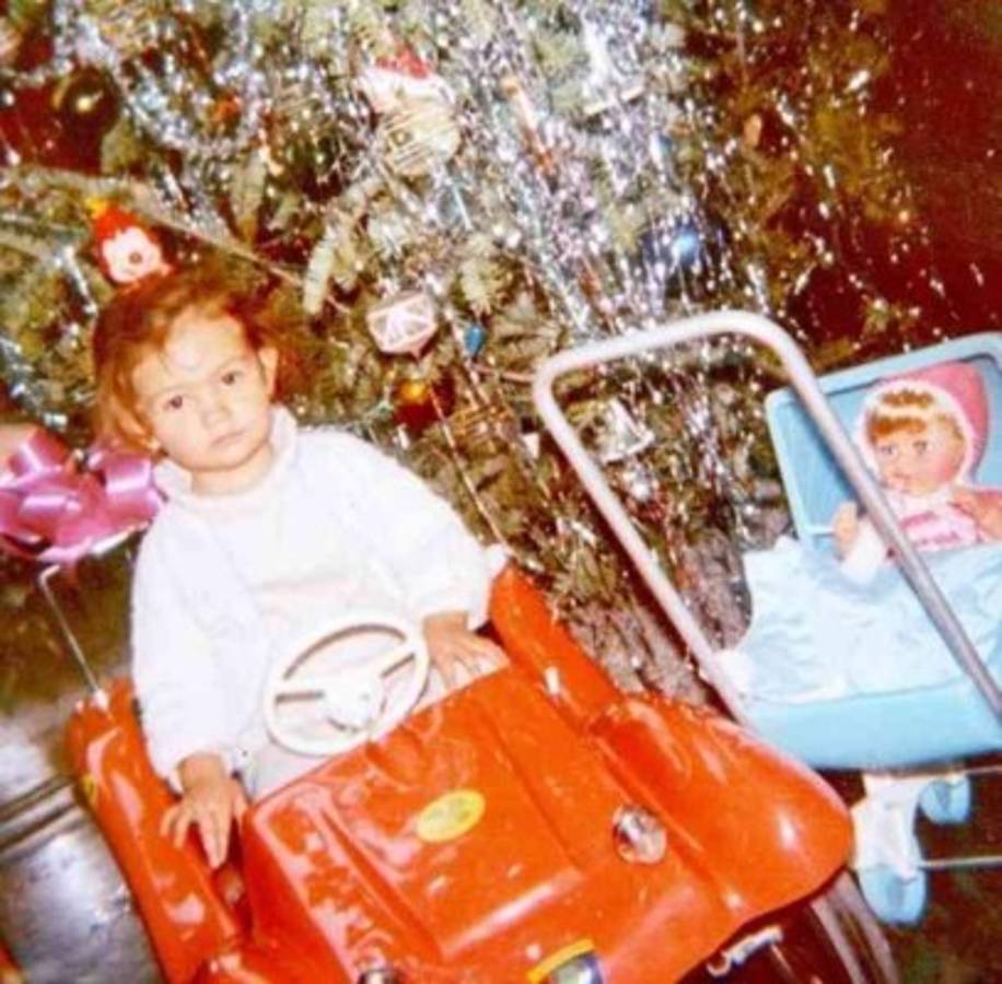 Esta guapa niña es Thalía cuando era solamente una pequeñita e ignoraba su gran talento. (Foto: televisa.com / El Heraldo Honduras / Noticias de Honduras)