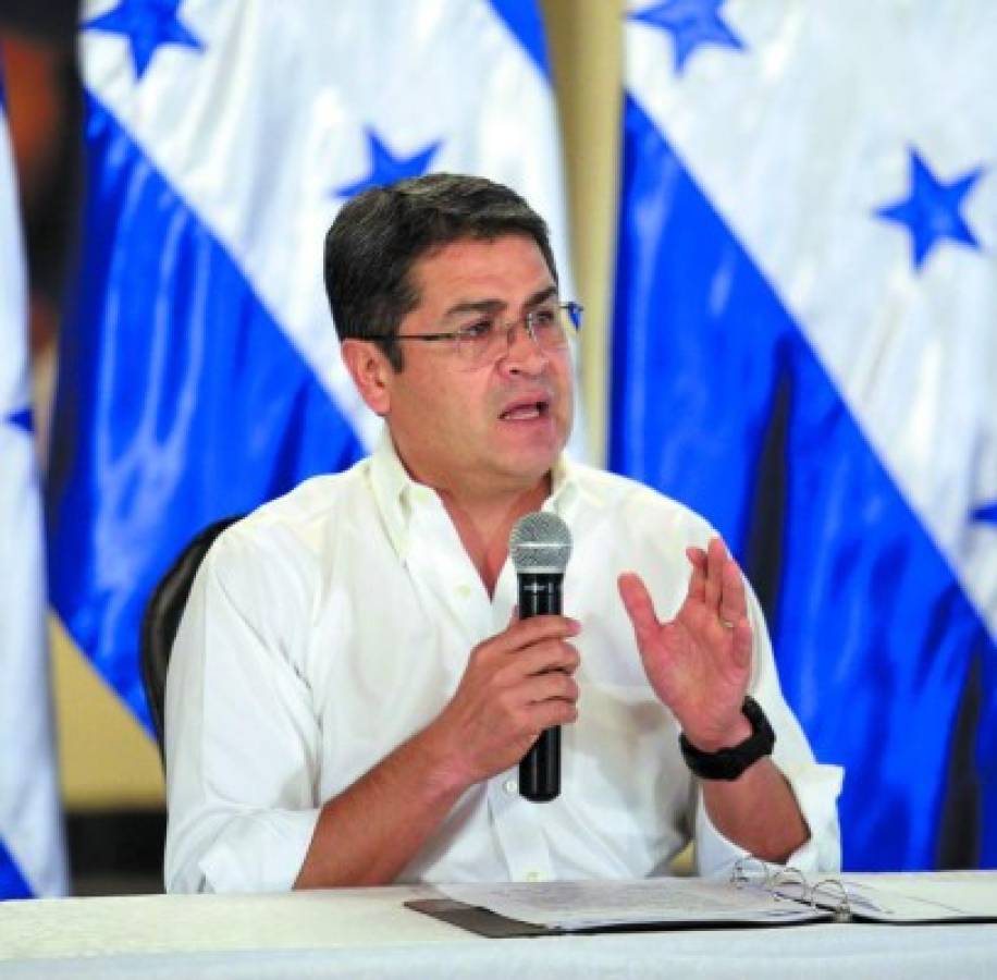Investigan a médicos por dar constancias a policías depurados en Honduras
