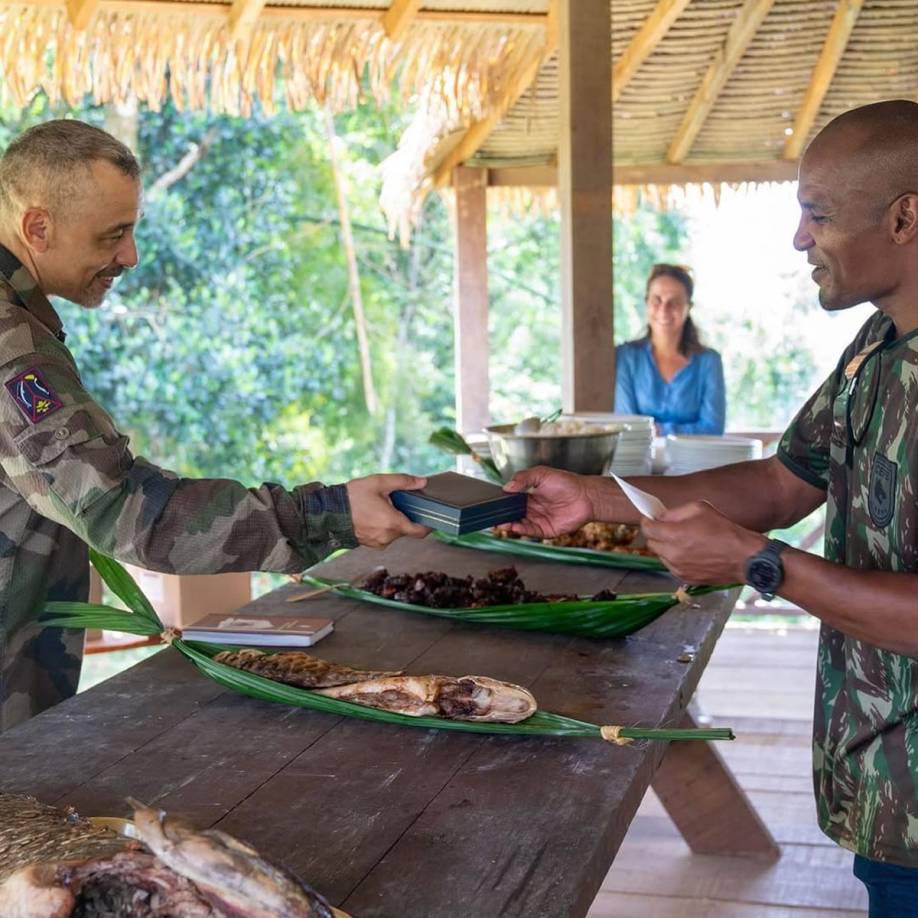 Fue campeón de Champions League y jugó final de un Mundial, ahora está en el ejército de su país