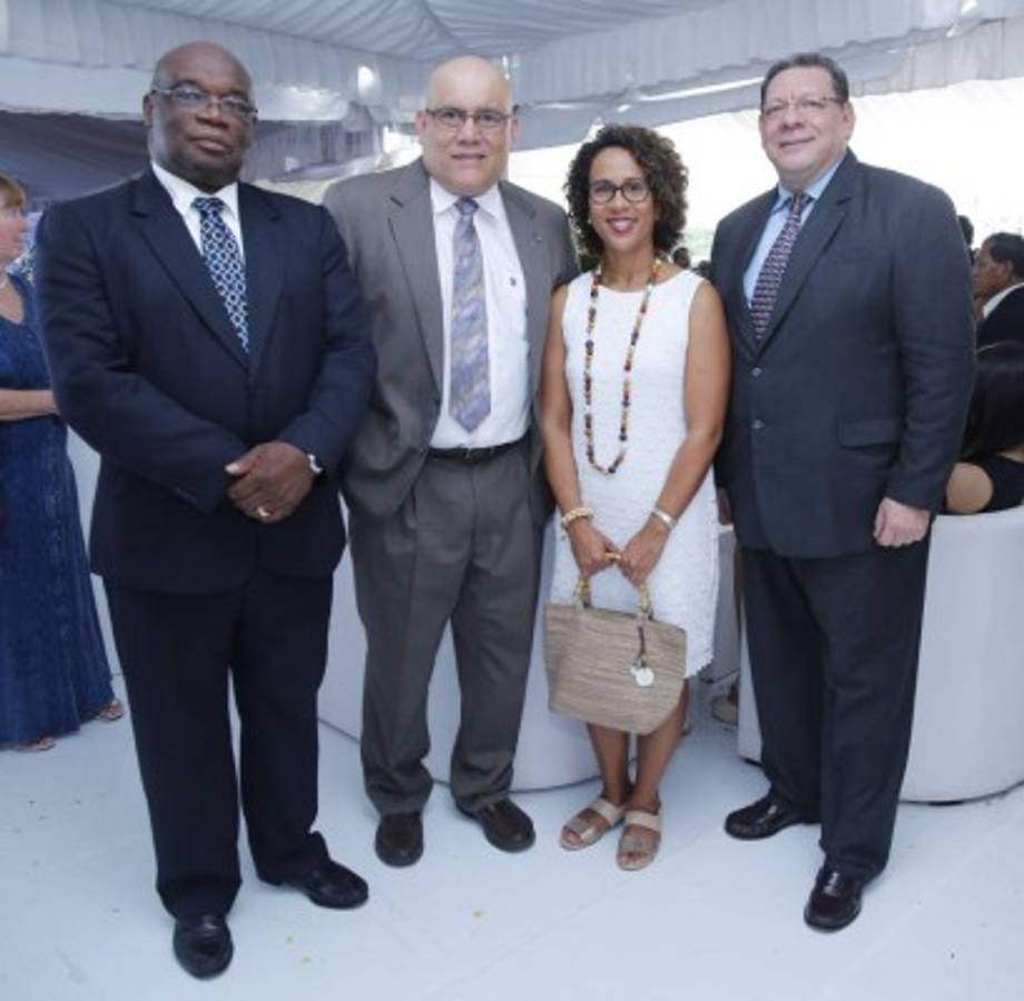 Un brindis por el aniversario de la independencia de los Estados Unidos de América