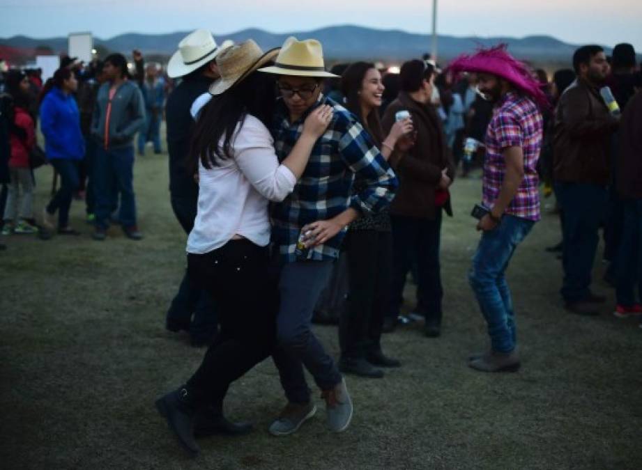 FOTOS: Entre excesos y un muerto, Rubí festejó sus 15 años junto a miles de desconocidos