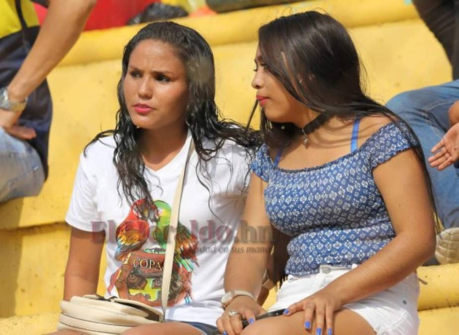 FOTOS: Las bellas aficionadas de Motagua que engalanaron las gradas del Carlos Miranda