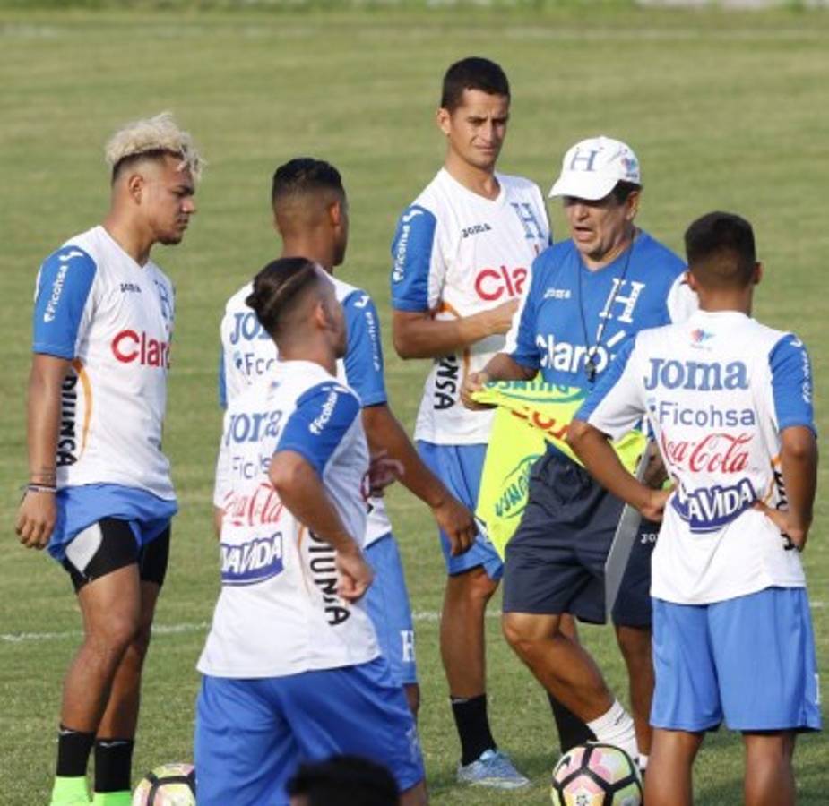 El dilema de Donis Escober ante EE UU: ¿Con o sin máscara?