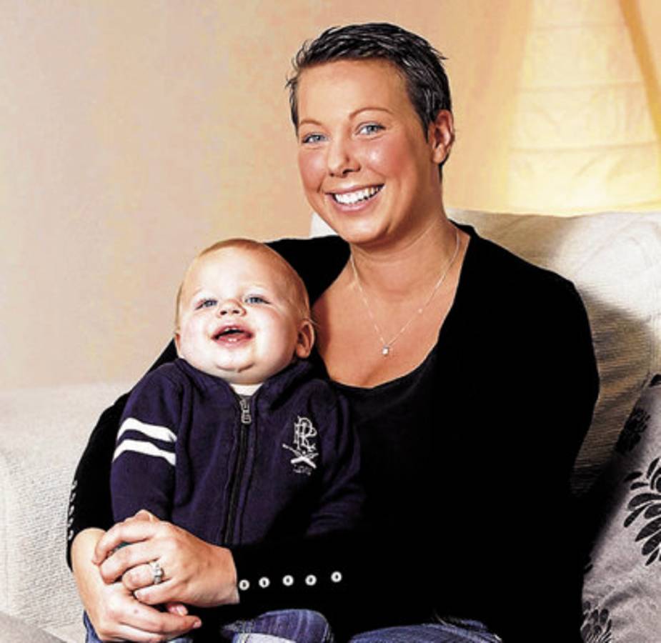 Tras dar a luz a su bebé descubre que tiene cáncer terminal