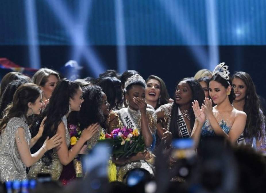 FOTOS: Llanto y emoción de Zozibini Tunzi al coronarse Miss Universo 2019