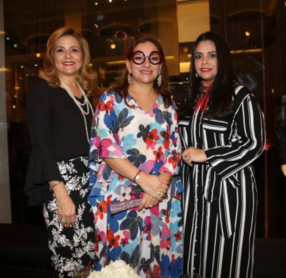 Hojas y flor de jazmín predominan en la nueva colección de Carolina Herrera