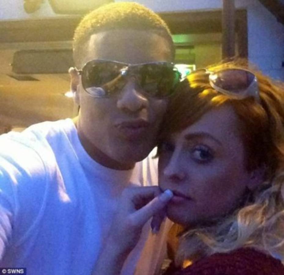 Facebook se niega a borrar fotos de exnovio asesino posando al lado de su víctima