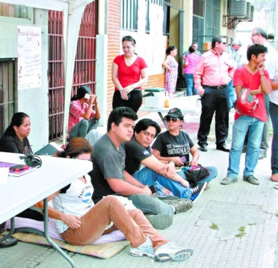 Jóvenes 'indignados” solo quieren una CICIH