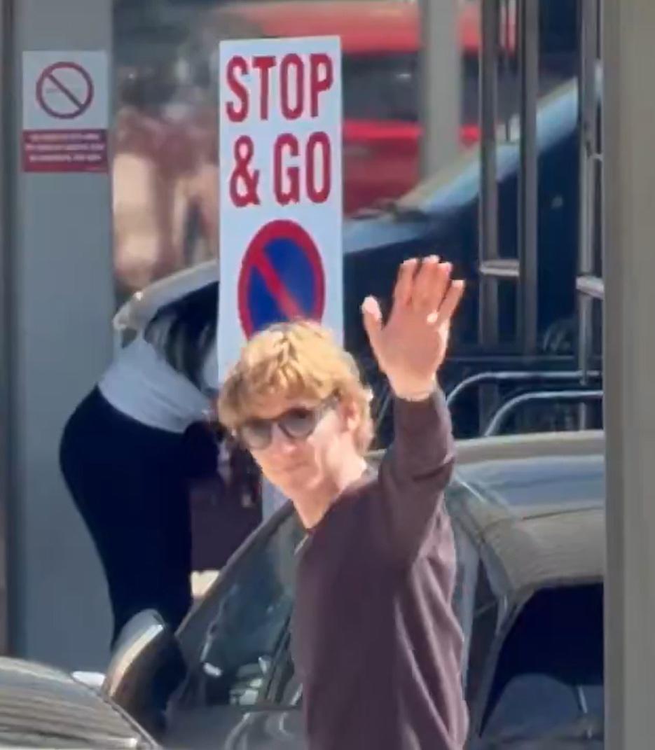 Anthony Gordon es captado en Barcelona y así se dejó querer por los catalanes