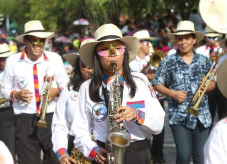 FOTOS: Color, alegría y belleza en el carnaval de Tegucigalpa
