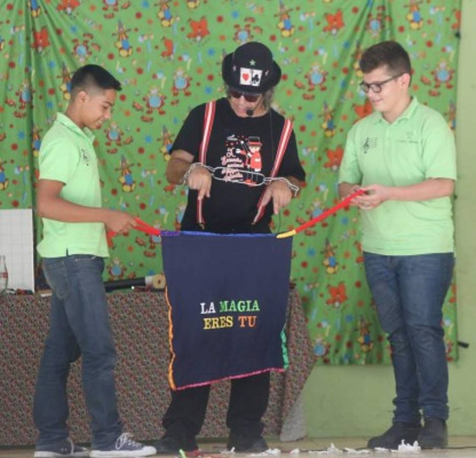 Llegan más juguetes donados por los alumnos del CEB Esteban Mendoza