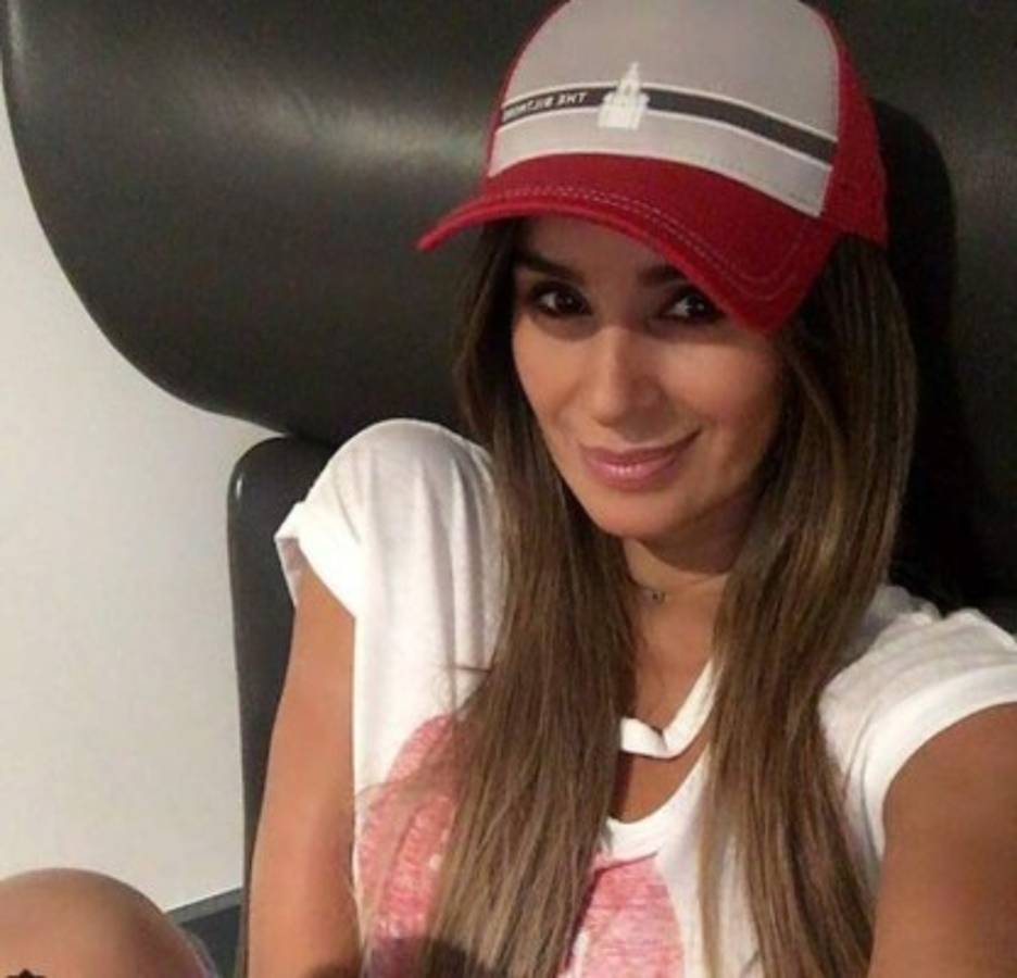 El infartante escote de Catherine Siachoque tiene a muchos suspirando