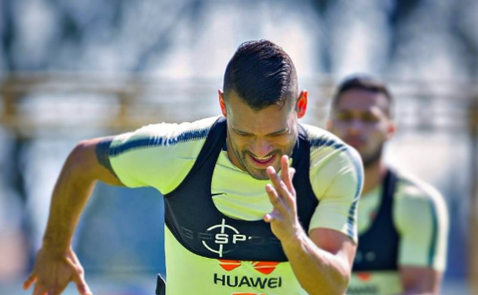 Descubren a futbolista que enamoraba la novia de su compañero y club lo despide