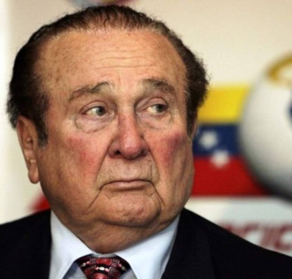 Hospitalizan a acusado por corrupción en la FIFA