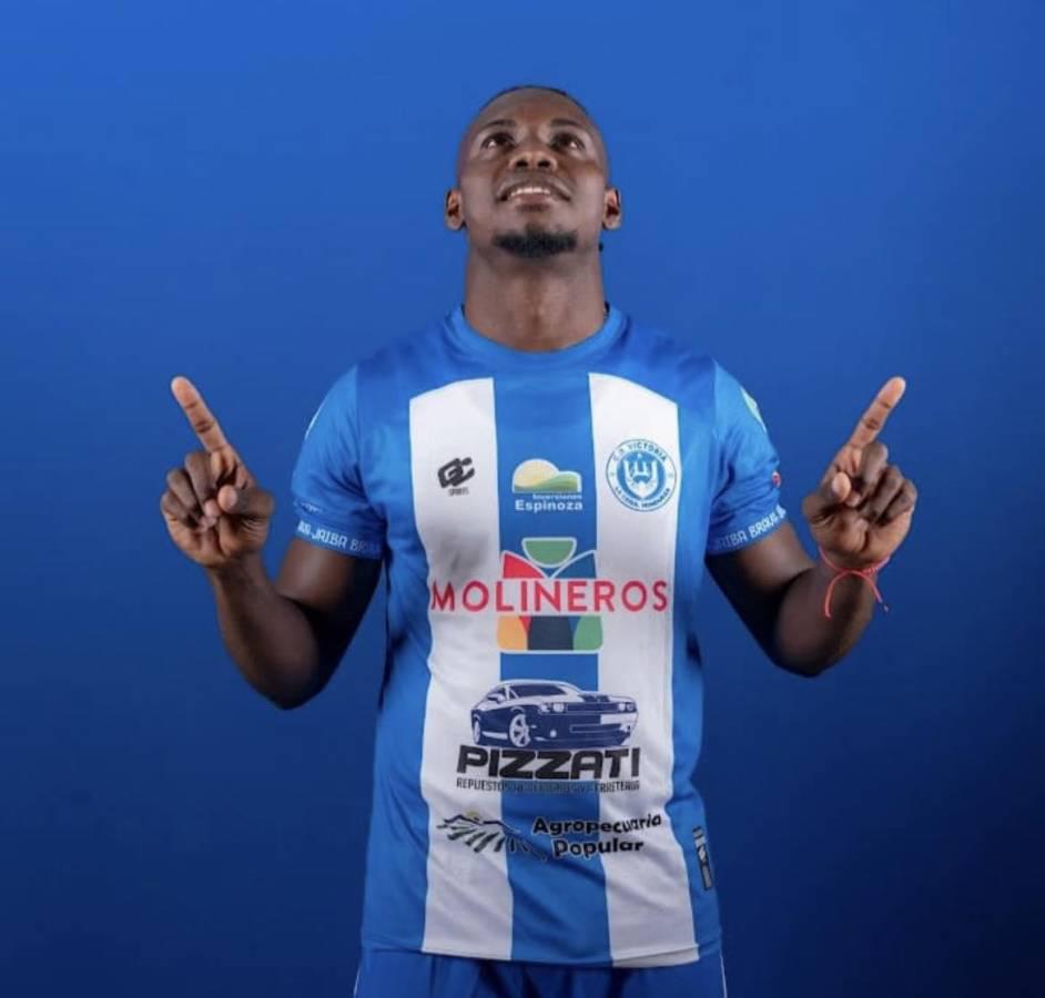 Fichajes: Hondureño a Inglaterra, Olimpia con más bajas y Motagua anuncia altas