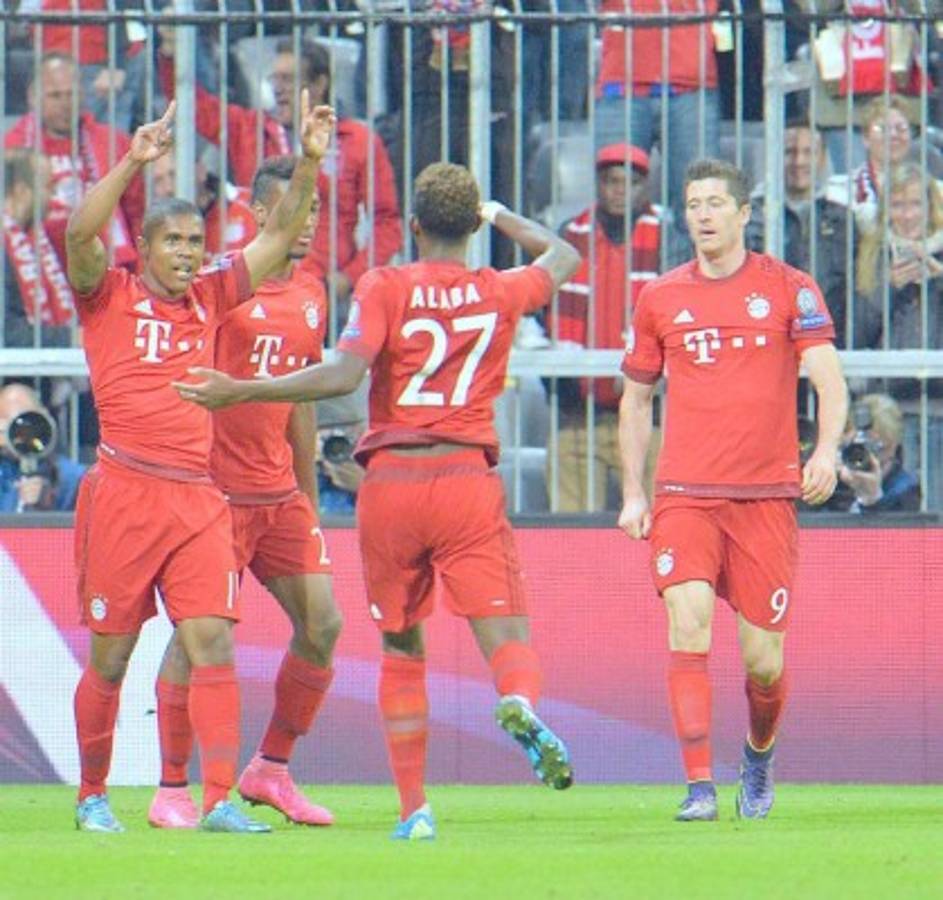 Con el Pistolero Luis Suárez también hay felicidad en el Barça