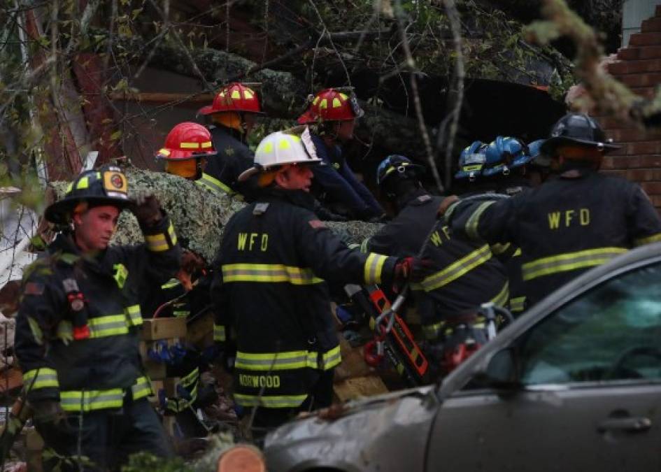 Personas heridas, evacuaciones e inundaciones deja el paso del huracán Florence en Carolina del Norte