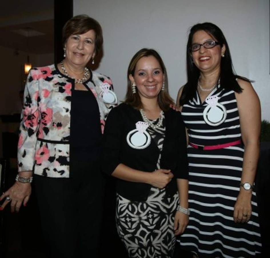 Especiales detalles prenupciales para Ana Rocío