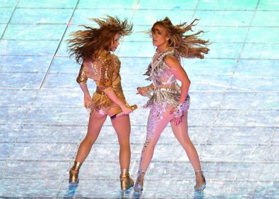 ¡Hasta Bad Bunny apareció! Las mejores fotos del show de JLo y Shakira en el Super Bowl