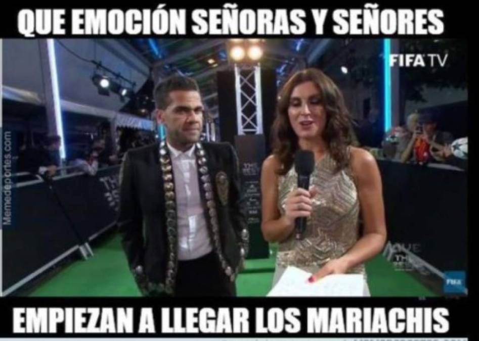 Los divertidos memes de los premios The Best 2021  