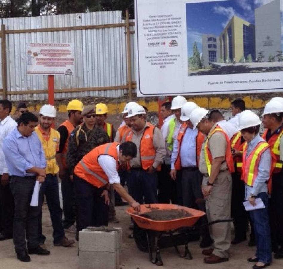 JOH supervisa construcción de edificio policial