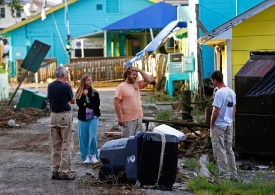 Isaías azota Carolina del Norte y hay riesgo de inundaciones mortales