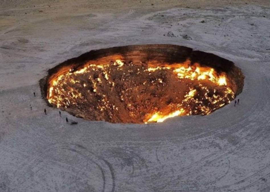 La misteriosa Puerta del infierno, un cráter que crece y arde sin parar (FOTOS)  