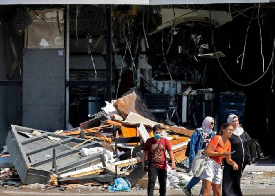 Explosión en Beirut desata violentas protestas y dimisiones de la clase política (FOTOS)  