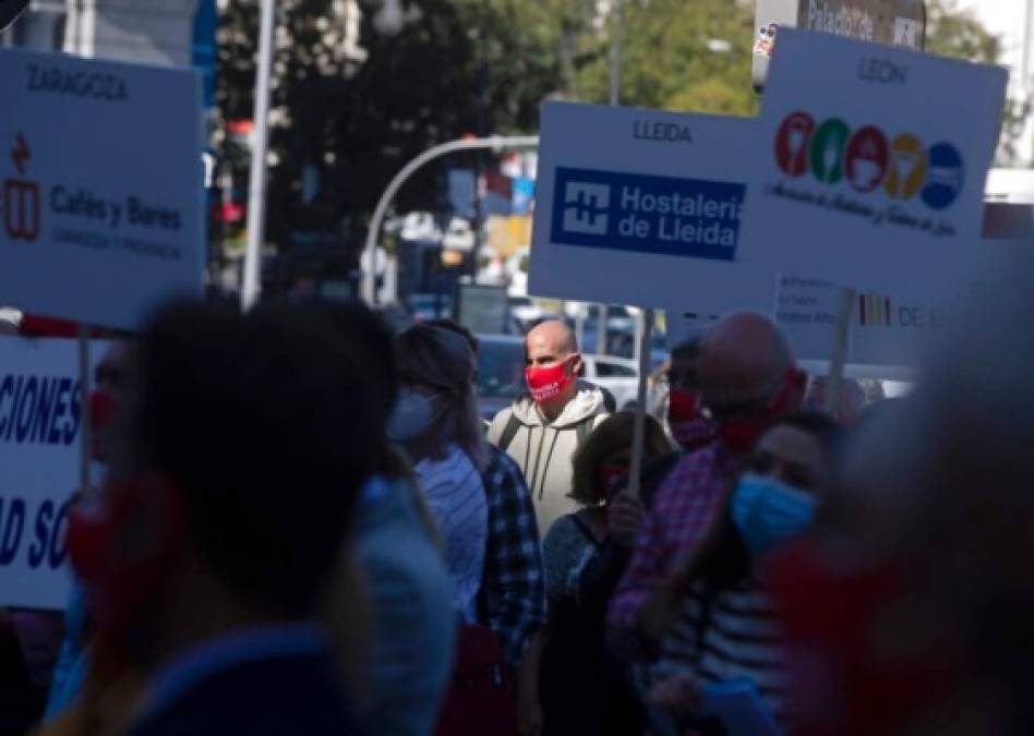 Restaurantes y discotecas en España piden 'socorro' por el coronavirus (FOTOS)  